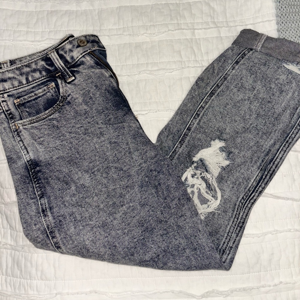 Hollister ultra high rise mom Jean